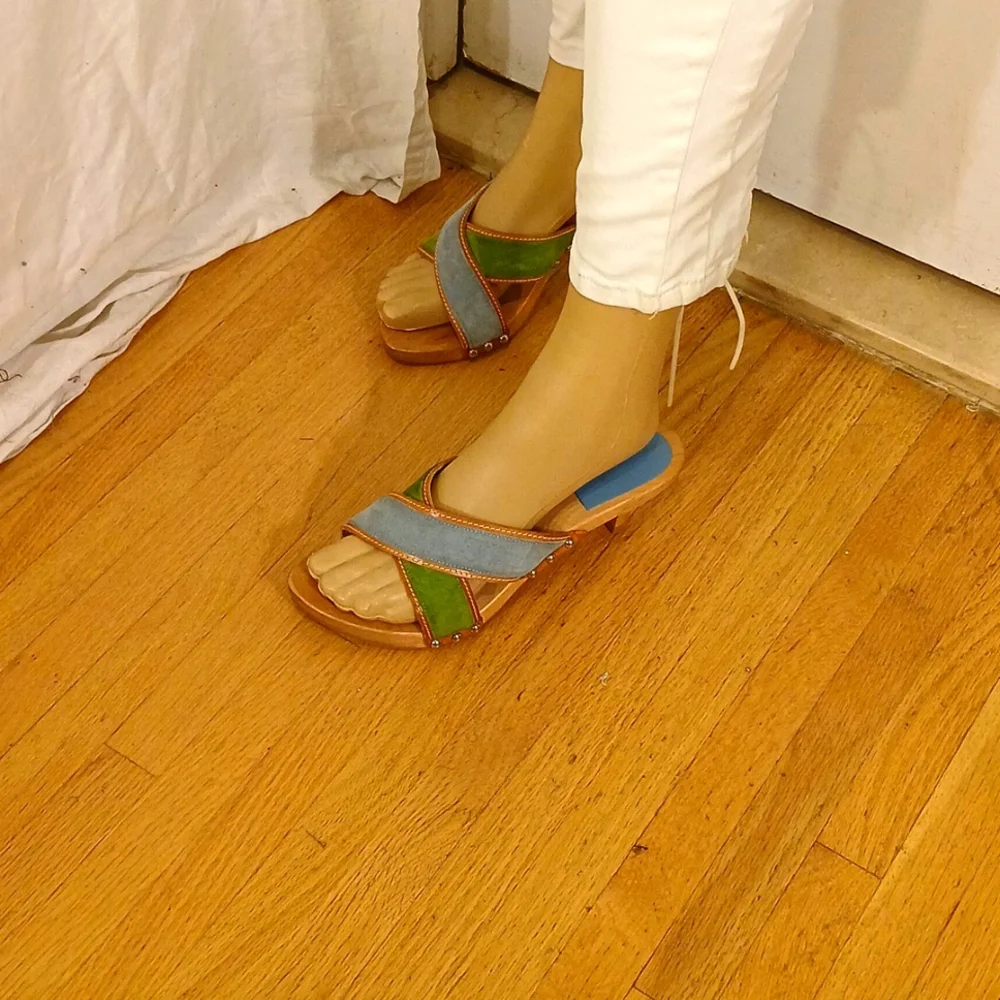 Stunning Coach Blue & Green Seude Wood Studded Mule/Sandal - Picture 12 of 16